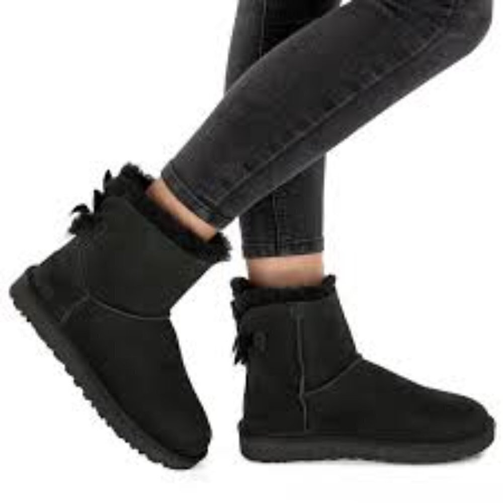 Ugg BAILEY BOW II BOOT Women Size 7